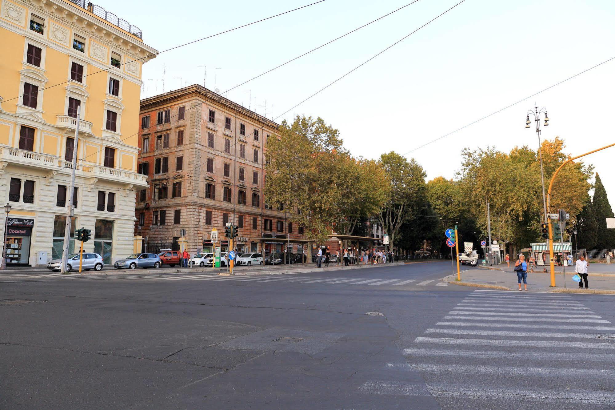 Mirko Luxury Inn Rome Bagian luar foto